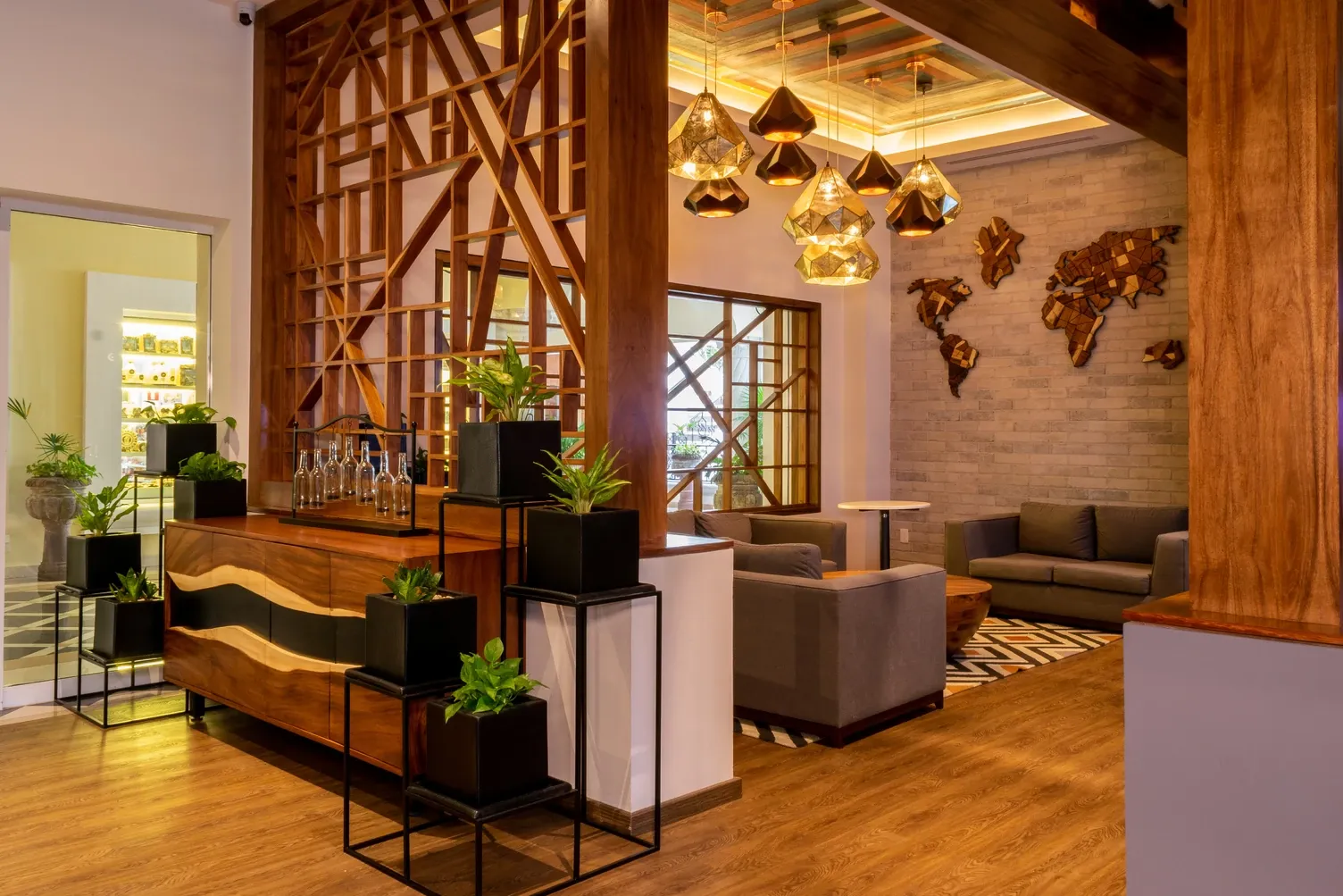 24-Hour All-Inclusive Lounge at Hyatt Vivid Playa del Carmen featuring casual seating, light snacks, beverages, and a modern social atmosphere.