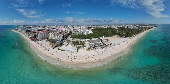 Mamitas Beach near Hyatt Vivid Playa del Carmen with beachfront clubs and Caribbean ocean views