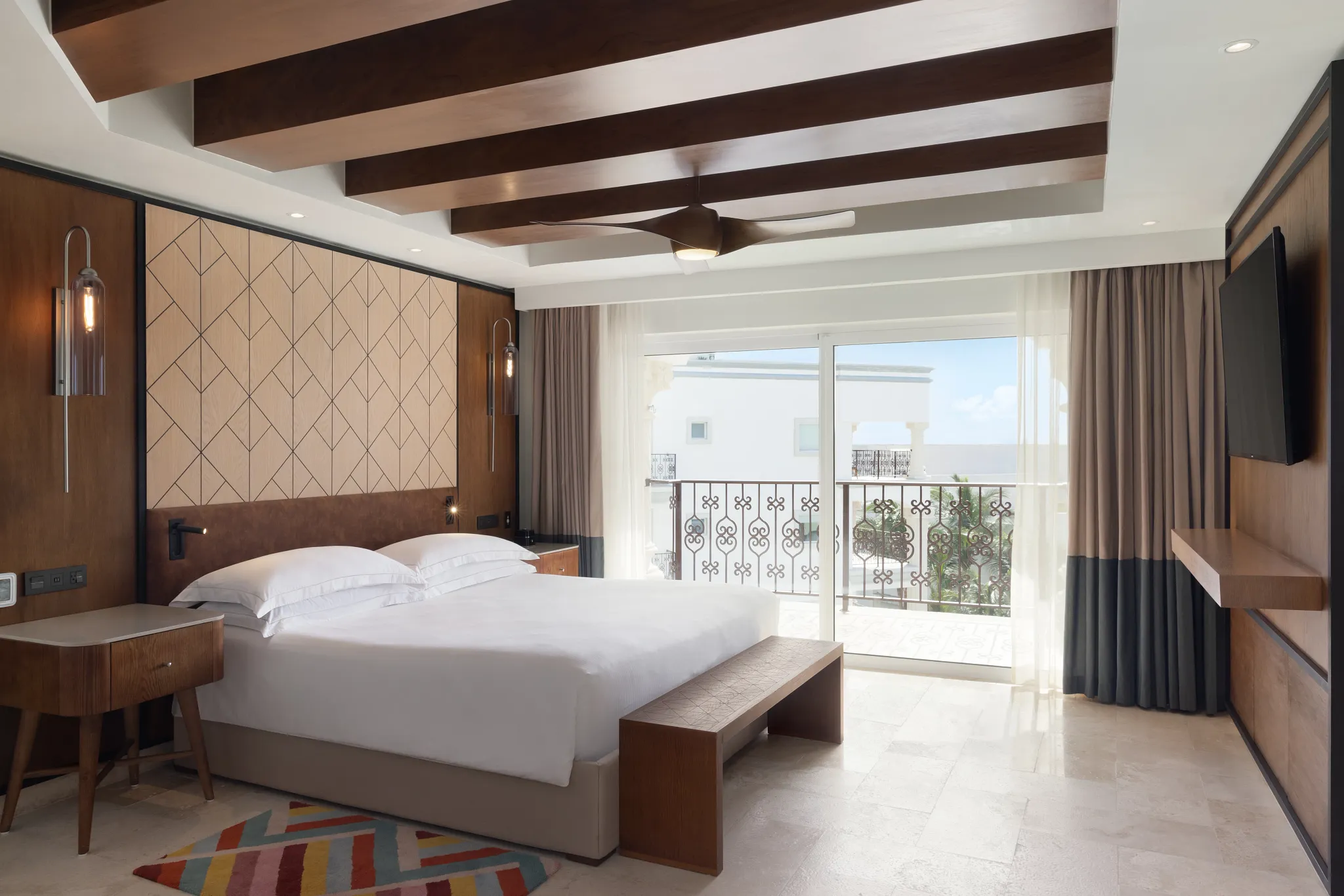 Presidential Suite King bedroom with private balcony at Hyatt Vivid Playa del Carmen.
